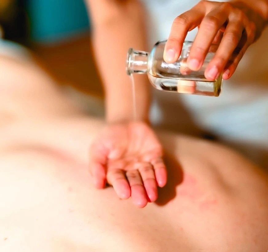 Aroma Öl Massage Thai Massage Rückenschmerzen